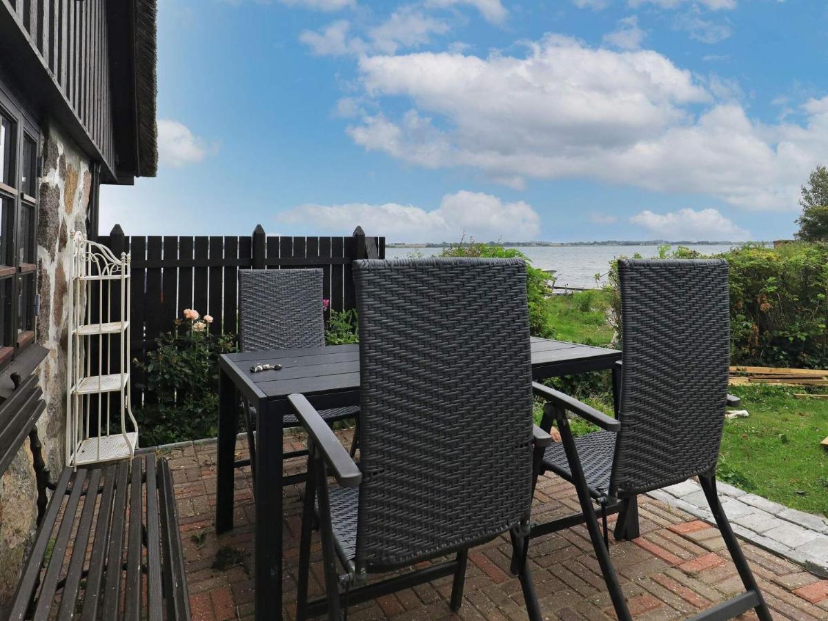 4 Person Holiday Home In Mesinge 외부 사진
