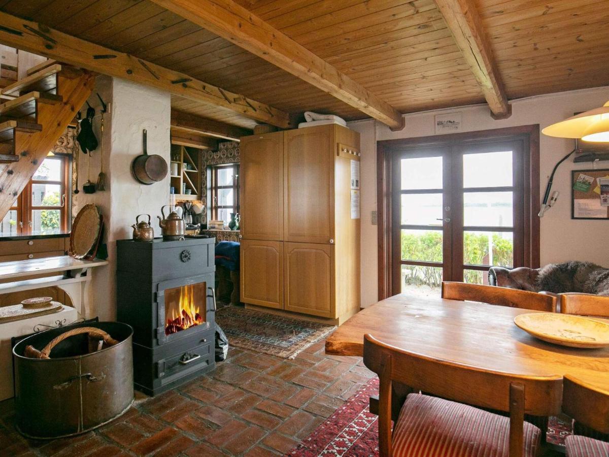4 Person Holiday Home In Mesinge 외부 사진