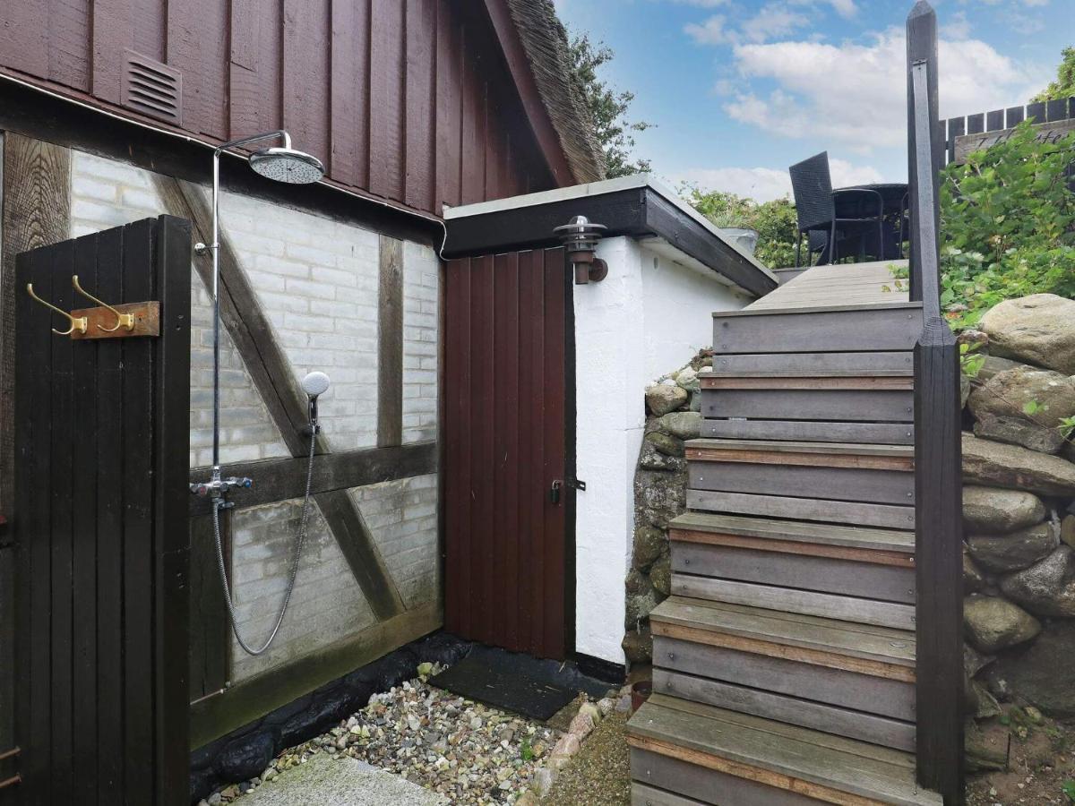 4 Person Holiday Home In Mesinge 외부 사진